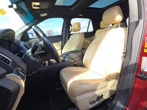 Used 2016 Ford Explorer Limited image 29