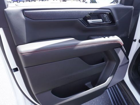 New 2026 GMC Yukon AT4 Ultimate AWD/4WD image 16
