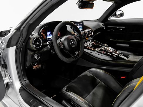 Used 2018 Mercedes-Benz AMG GT R image 5