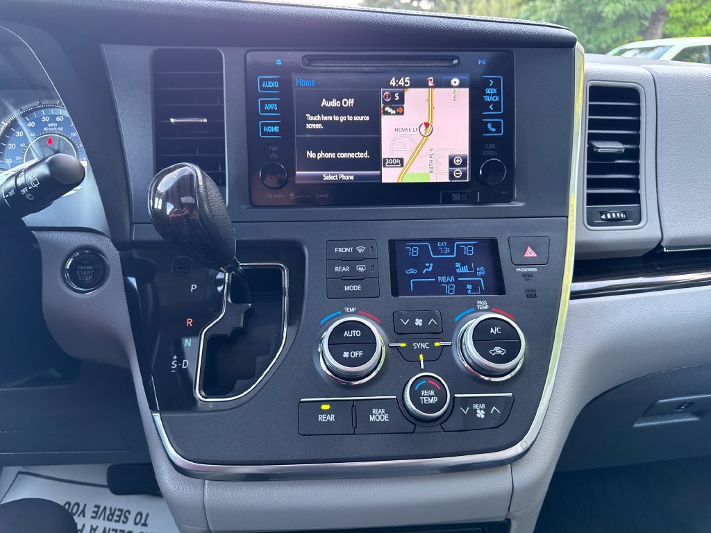 Used 2017 Toyota Sienna XLE w/ XLE Navigation Package AWD/4WD image 20