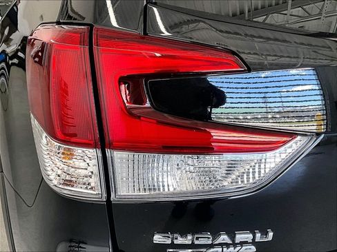 Used 2022 Subaru Forester Premium AWD/4WD image 32