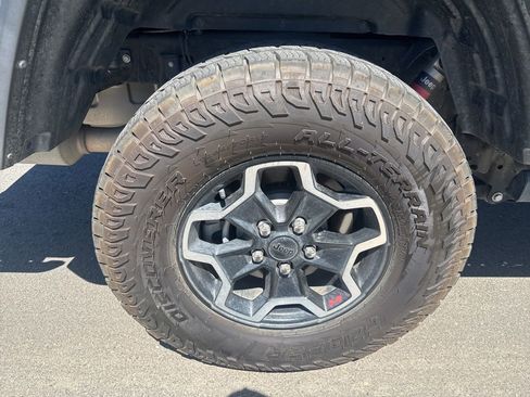 Used 2022 Jeep Gladiator Rubicon w/ Cold Weather Group image 10