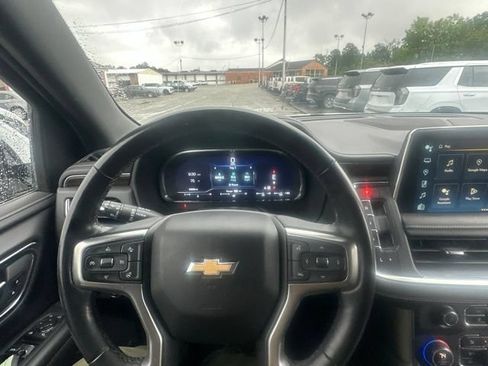 Used 2023 Chevrolet Suburban Premier AWD/4WD image 16