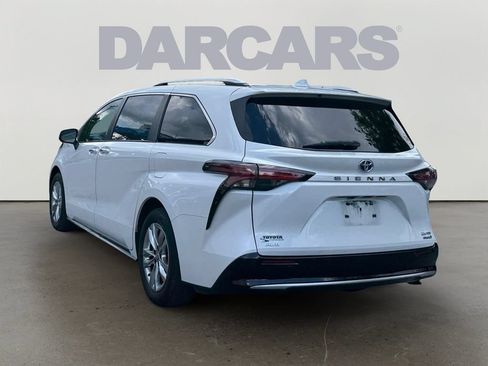 Used 2023 Toyota Sienna Limited AWD/4WD image 5