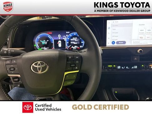 Certified 2025 Toyota Crown Signia image 21