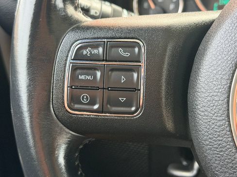 Used 2015 Jeep Wrangler Unlimited Sahara w/ Dual Top Group AWD/4WD image 29
