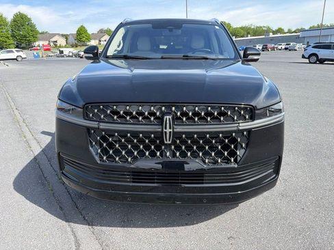 Certified 2025 Lincoln Navigator L Black Label AWD/4WD image 8