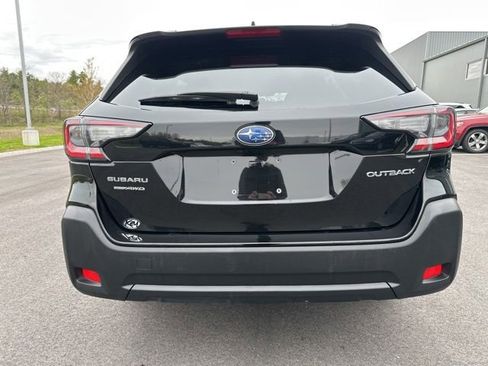 Used 2024 Subaru Outback Premium AWD/4WD image 4