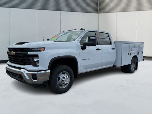 Used 2024 Chevrolet Silverado 3500 W/T w/ WT Convenience Package RWD image 2