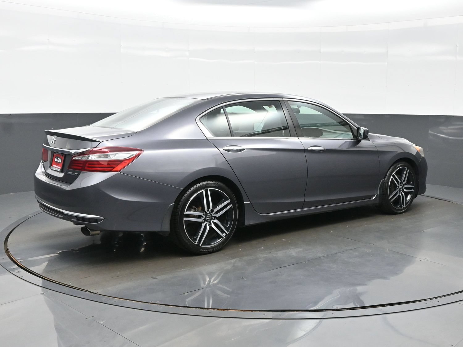 Used 2017 Honda Accord Sport image 6