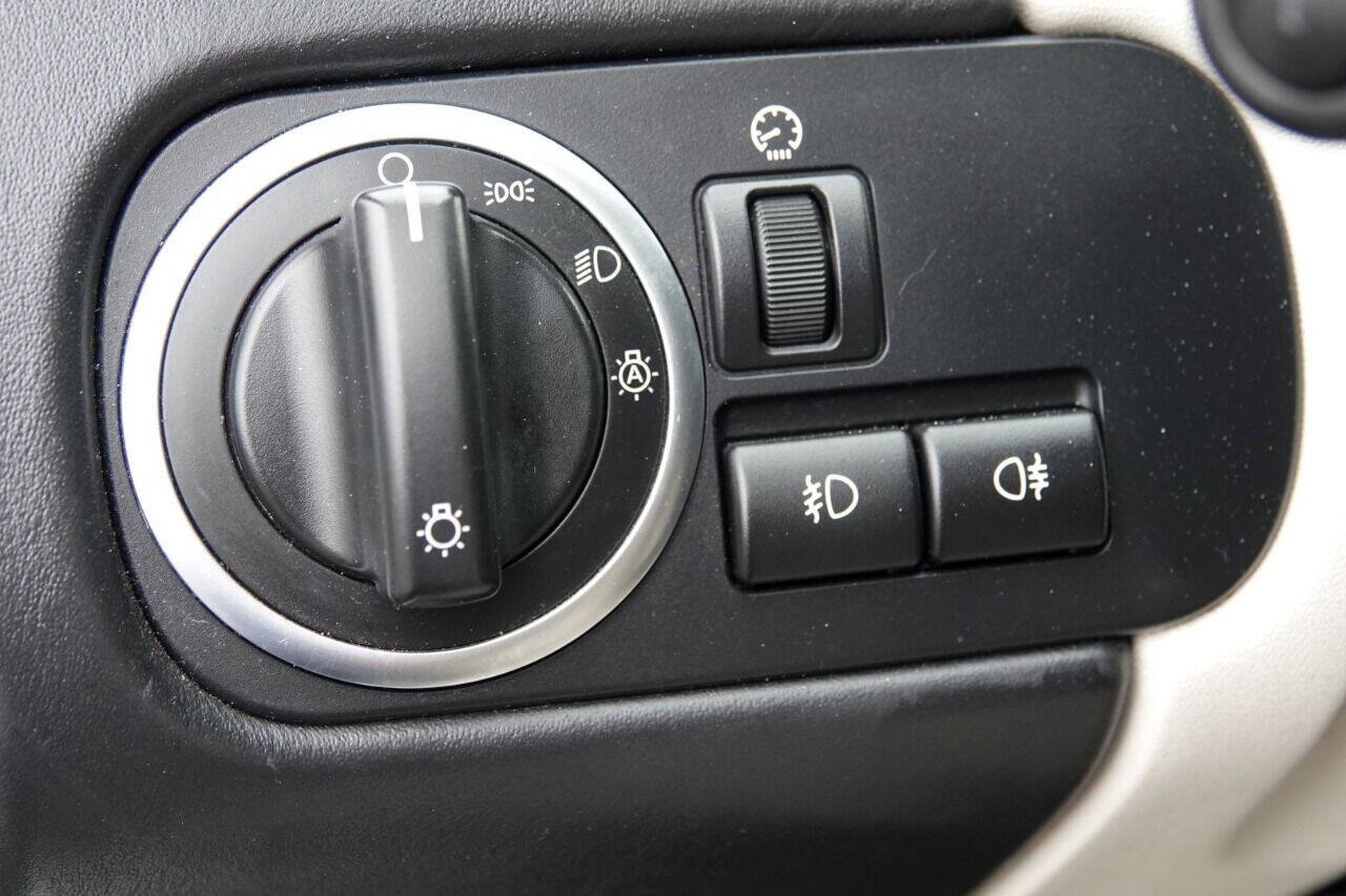 Used 2011 Land Rover Range Rover Sport Supercharged AWD/4WD image 76