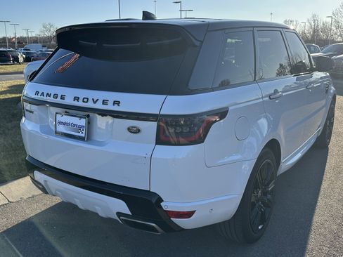 Used 2018 Land Rover Range Rover Sport HSE Dynamic image 9