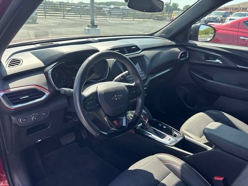 Used 2023 Chevrolet TrailBlazer RS FWD image 9