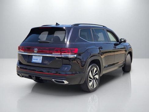 Used 2024 Volkswagen Atlas SE AWD/4WD image 4