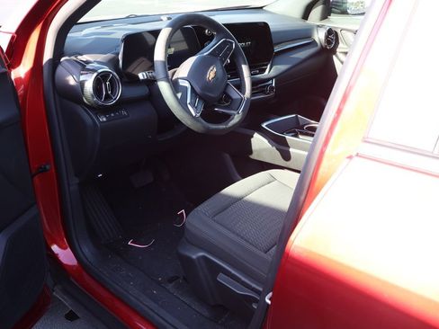 Used 2025 Chevrolet Equinox LT AWD/4WD image 7
