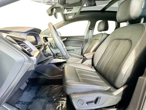 Used 2025 Audi Q4 e-tron Premium Plus image 18