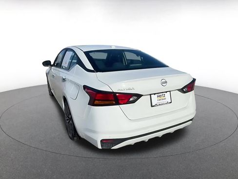 Used 2025 Nissan Altima 2.5 SV image 11