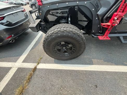 Used 2021 Jeep Wrangler Unlimited Rubicon AWD/4WD image 37