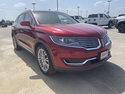 Used 2018 Lincoln MKX Reserve w/ Driver Assistance Package FWD image 2
