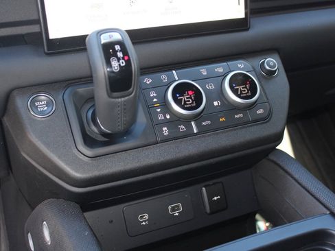 Used 2024 Land Rover Defender 130 Outbound image 28