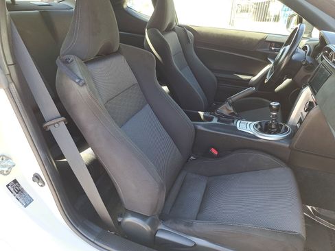 Used 2020 Toyota 86 RWD image 10