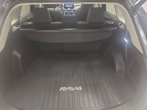 Used 2022 Toyota RAV4 XLE image 20