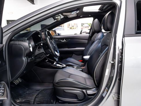 Used 2023 Kia Forte GT-Line w/ GT-Line Premium Package image 5