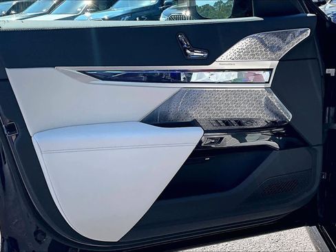 New 2026 BMW 760i xDrive w/ Executive Package image 10