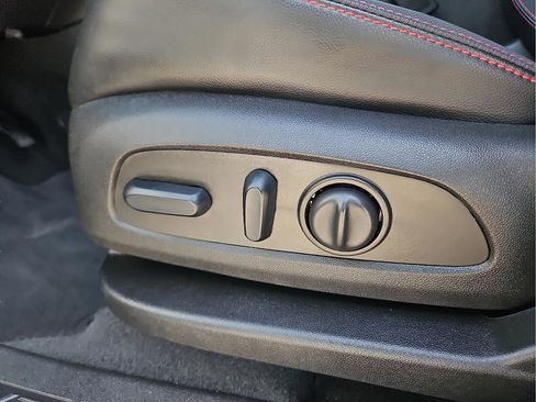 Used 2023 Chevrolet Equinox RS FWD image 14