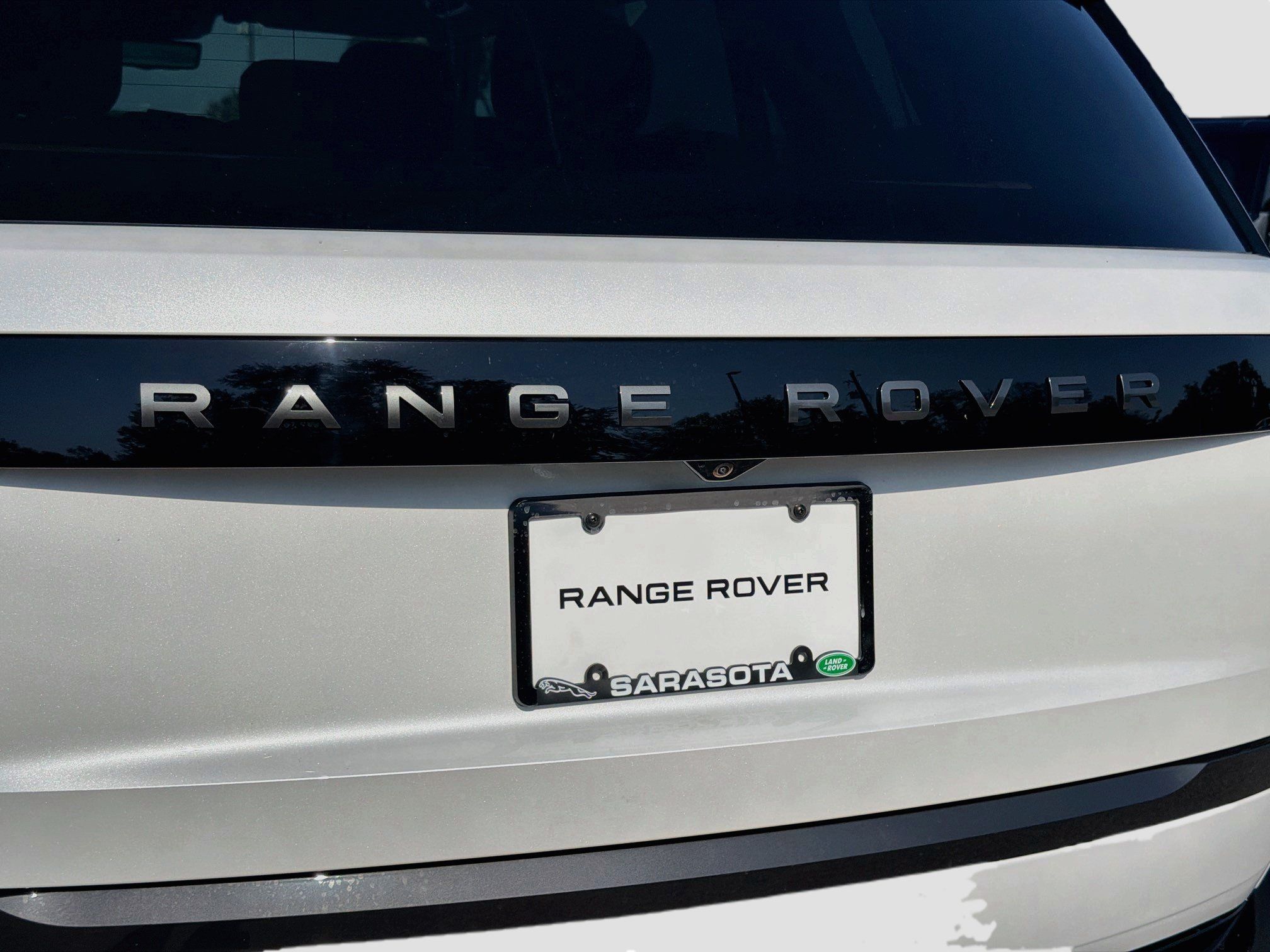 New 2026 Land Rover Range Rover Long Wheelbase SE AWD/4WD image 11