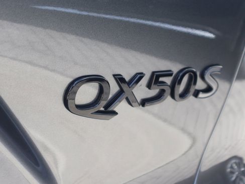 Certified 2025 INFINITI QX50 Sport image 9