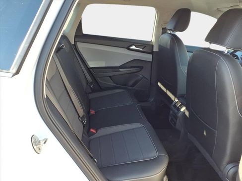 Used 2022 Volkswagen Taos SE image 15