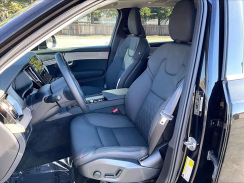 Used 2025 Volvo XC90 B5 Core w/ Protection Package Premier image 28