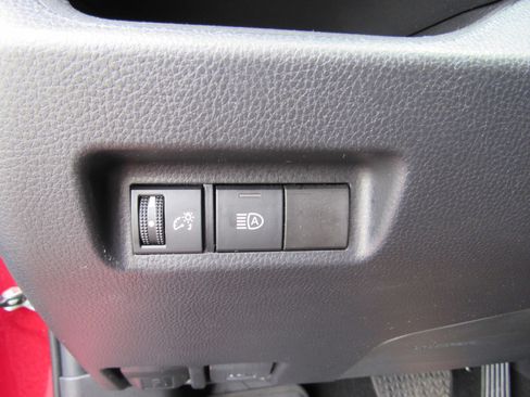 Used 2023 Toyota RAV4 LE AWD/4WD image 16
