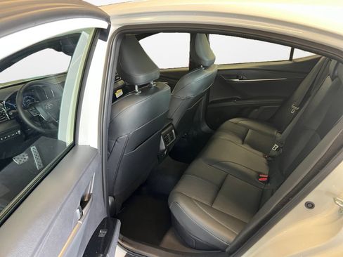 Used 2025 Toyota Camry XSE w/ Premium Plus Package image 16