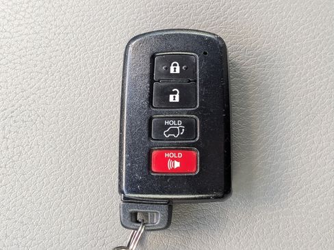Used 2018 Toyota Highlander Limited Platinum FWD image 37