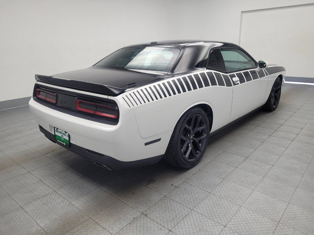Used 2019 Dodge Challenger SXT w/ Blacktop Package RWD image 9