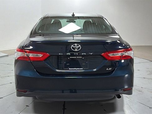 Used 2020 Toyota Camry LE image 4