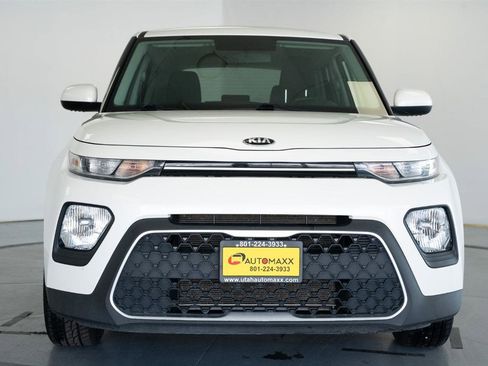 Used 2020 Kia Soul LX image 2