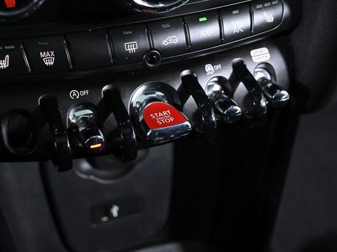 Used 2019 MINI Cooper S w/ Premium Package image 18