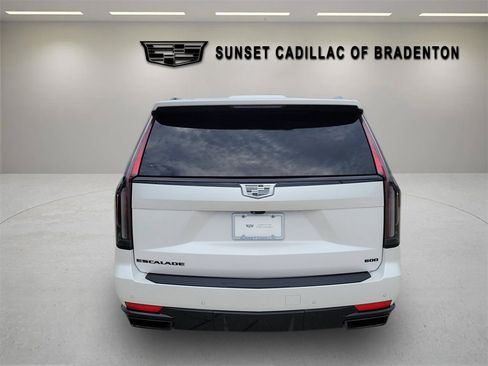 Certified 2024 Cadillac Escalade ESV Sport Platinum w/ LPO, ONYX Package AWD/4WD image 5