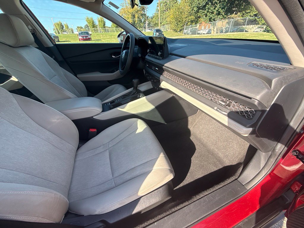 Used 2023 Honda Accord EX image 43