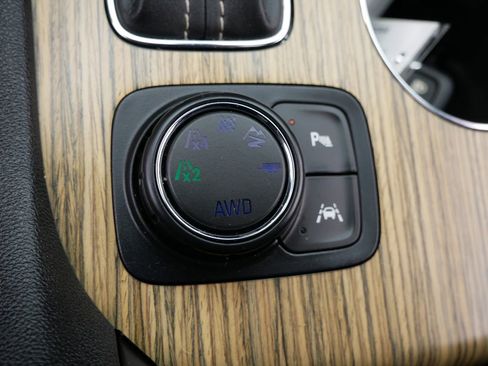 Used 2019 GMC Acadia Denali w/ Technology Package AWD/4WD image 30