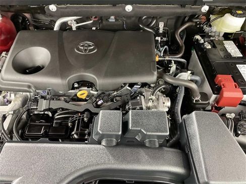 Used 2025 Toyota RAV4 XLE image 33