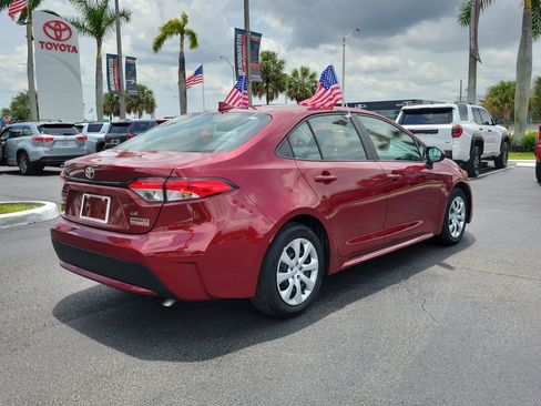 Used 2022 Toyota Corolla LE FWD image 12