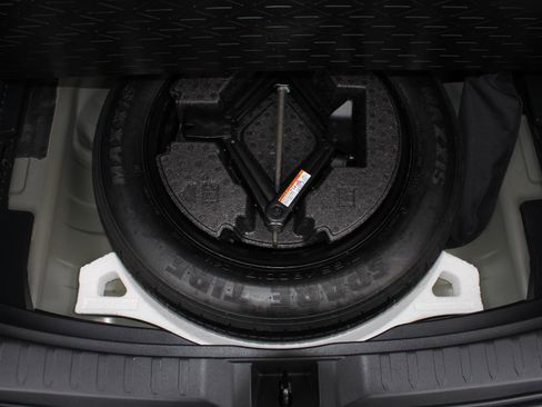 Used 2023 Toyota RAV4 XLE w/ XLE Grade Weather Package image 9