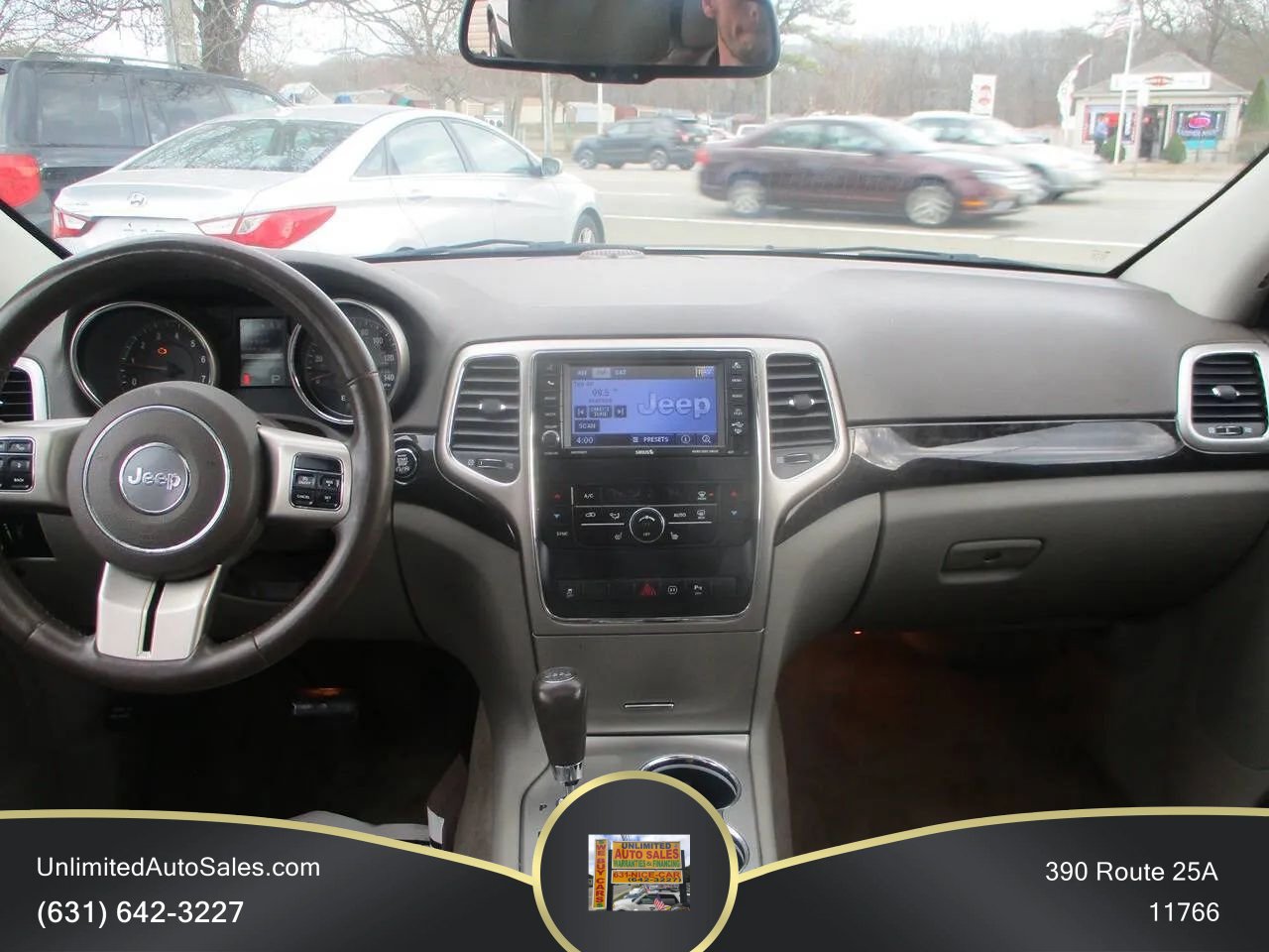 Used 2012 Jeep Grand Cherokee Laredo AWD/4WD image 8