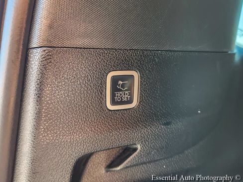 Used 2024 Jeep Wagoneer L Series II w/ Flexible Seating Group AWD/4WD image 28