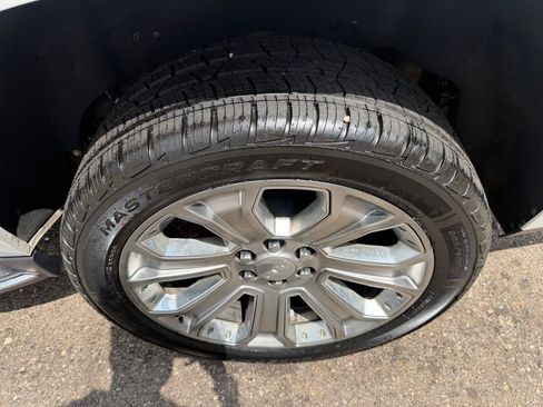 Used 2019 GMC Yukon XL SLT w/ HD Trailering Package AWD/4WD image 7
