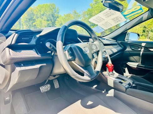 Used 2018 Honda Civic Sport image 12